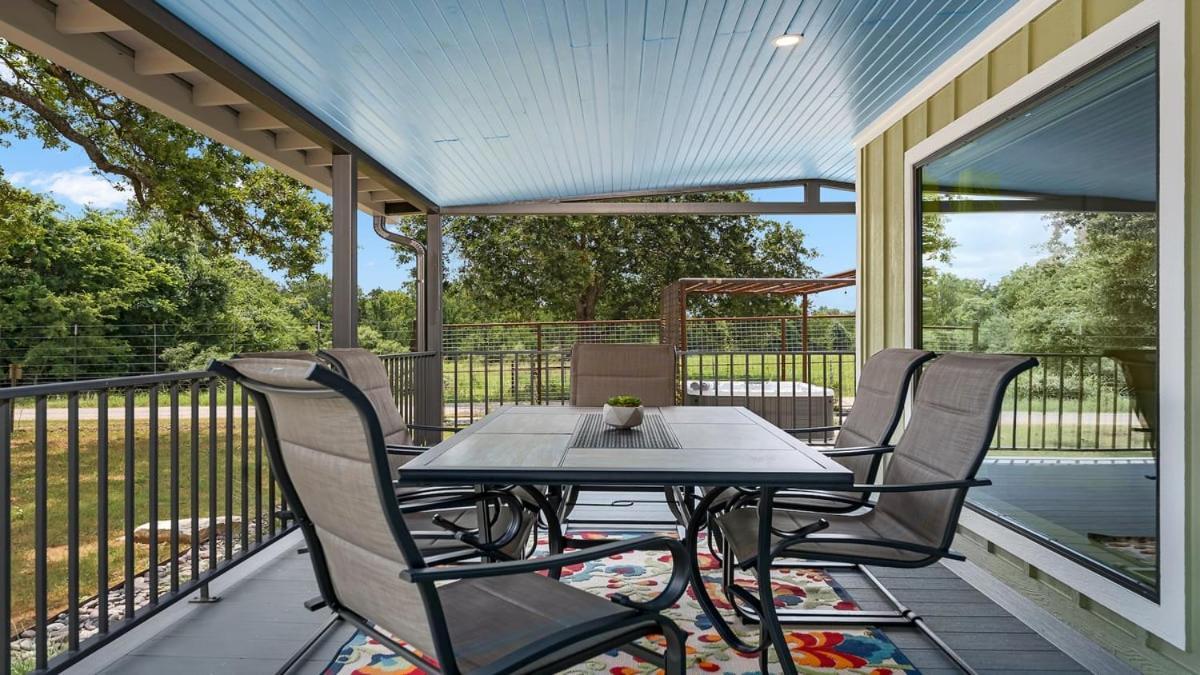 Blumenhaus Sleeps 6 Full Kitchen Plus Hot Tub Fredericksburg Eksteriør bilde